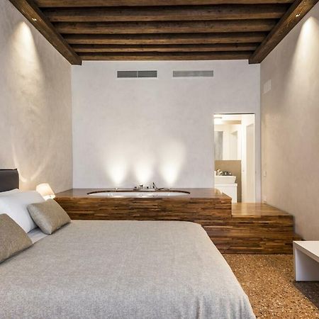 ונציה Myplace Campo Santa Margherita Apartments מראה חיצוני תמונה