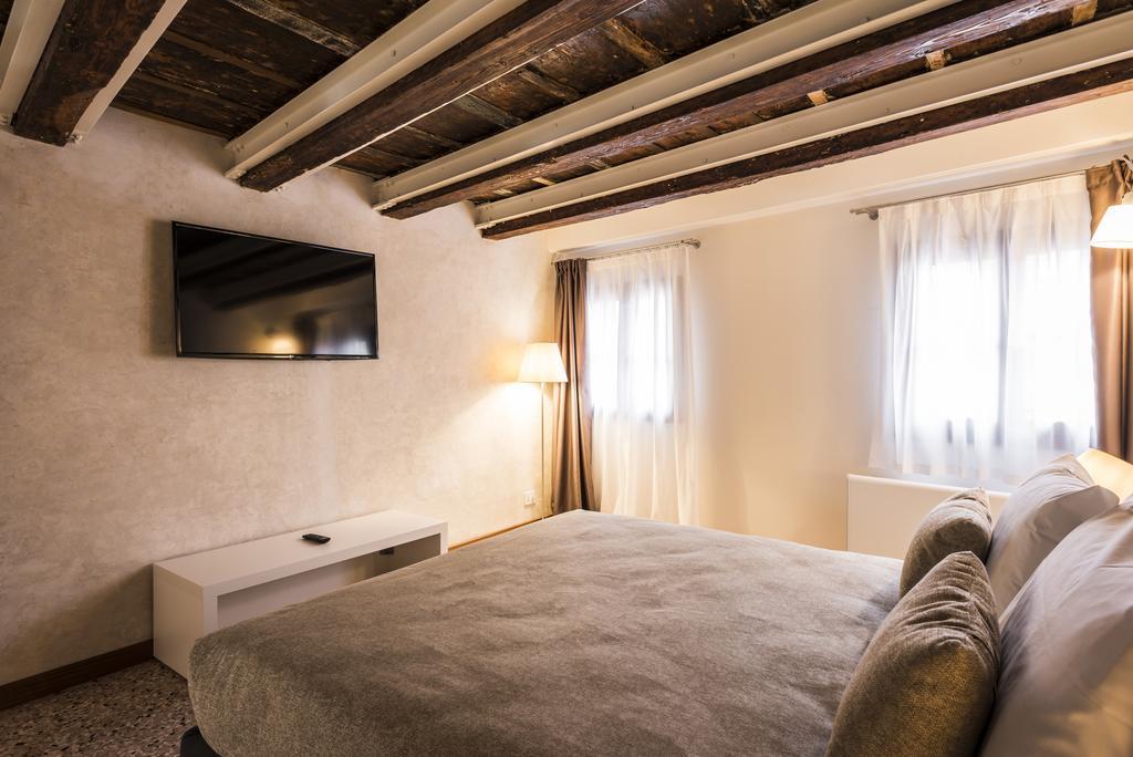 ונציה Myplace Campo Santa Margherita Apartments מראה חיצוני תמונה