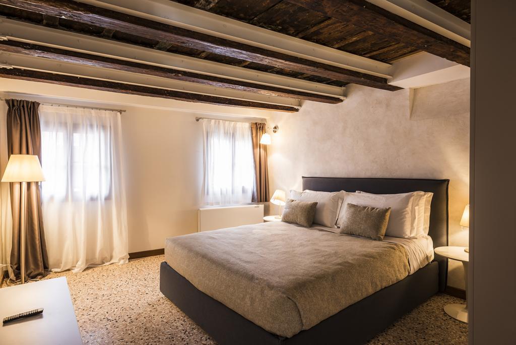 ונציה Myplace Campo Santa Margherita Apartments מראה חיצוני תמונה