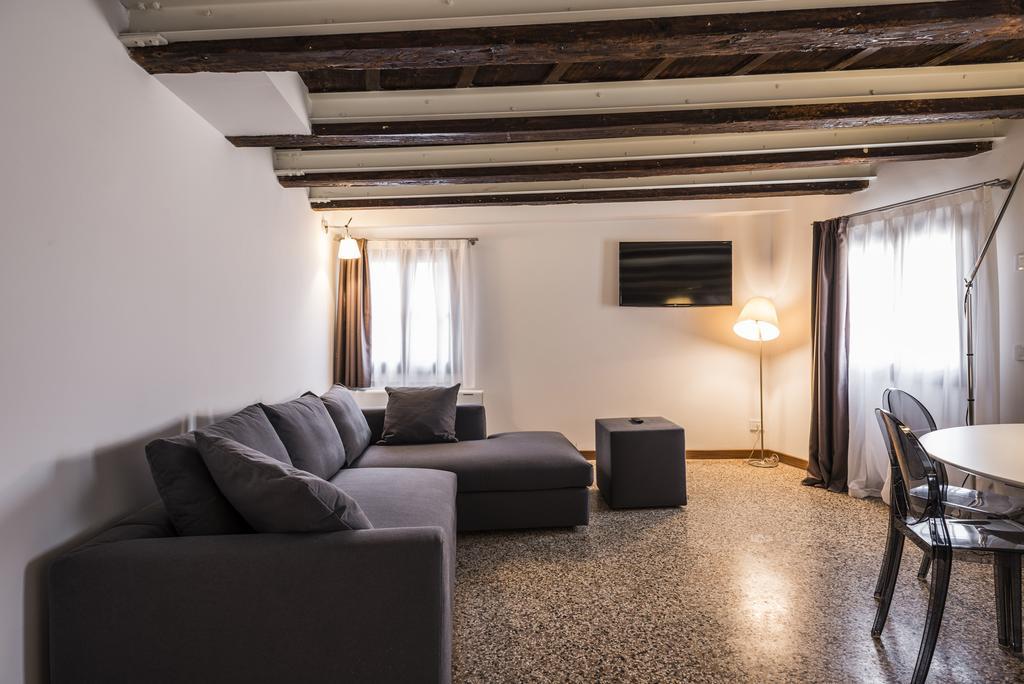 ונציה Myplace Campo Santa Margherita Apartments מראה חיצוני תמונה