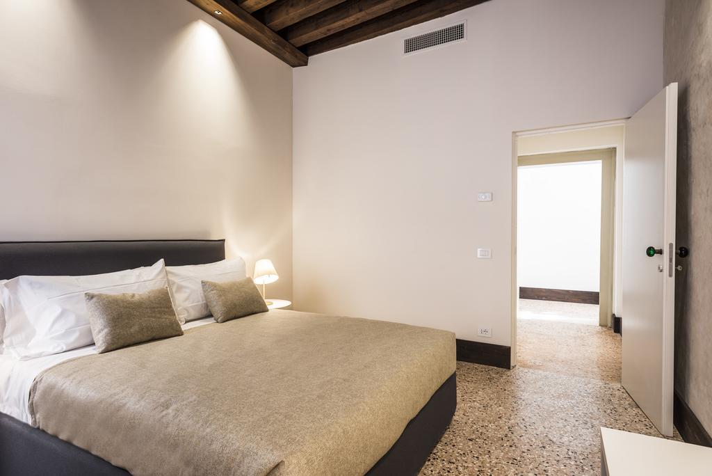ונציה Myplace Campo Santa Margherita Apartments מראה חיצוני תמונה