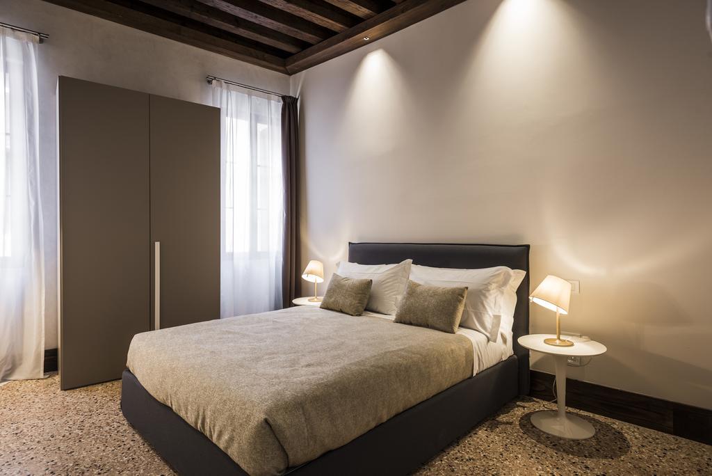 ונציה Myplace Campo Santa Margherita Apartments מראה חיצוני תמונה