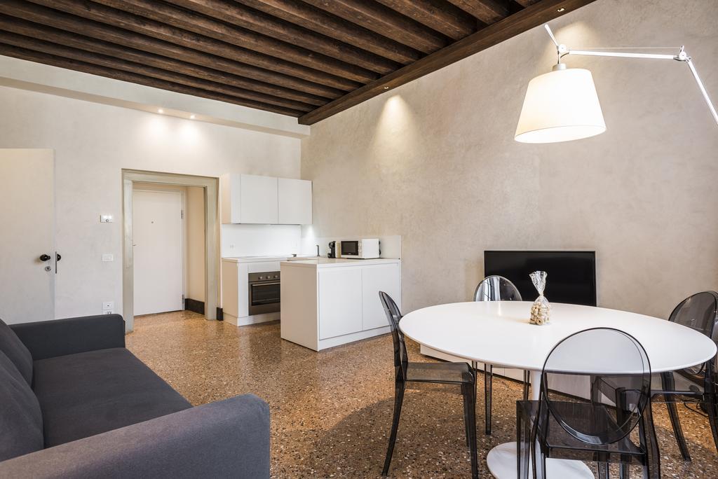ונציה Myplace Campo Santa Margherita Apartments מראה חיצוני תמונה